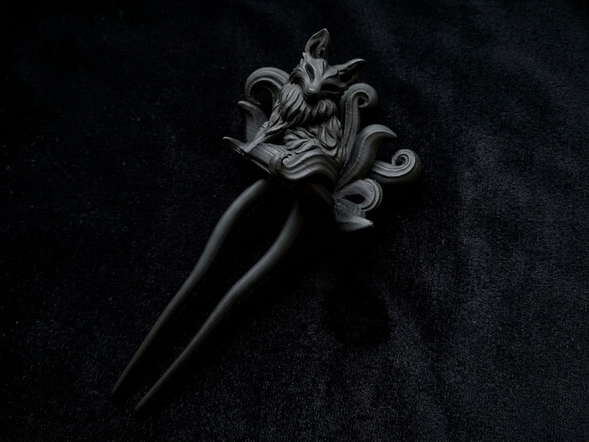 Guardian kitsune - twist hairpin
