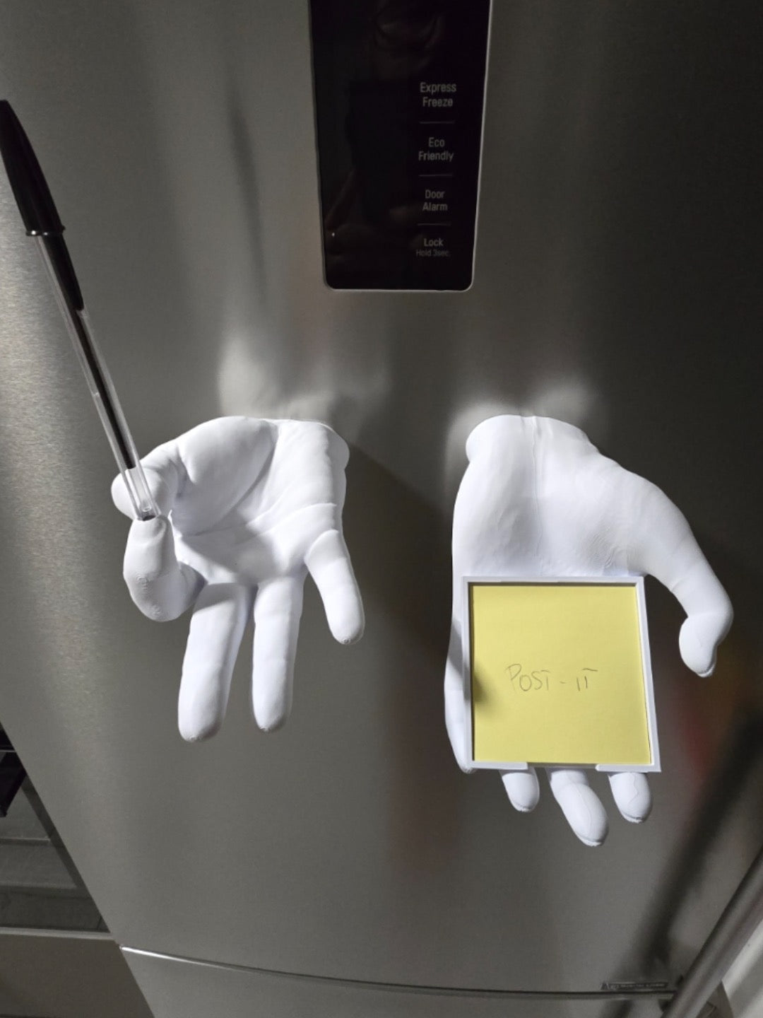 Magnetic fridge hands